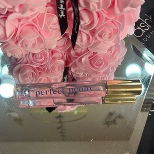 Bath and body Perfect Peony perfume